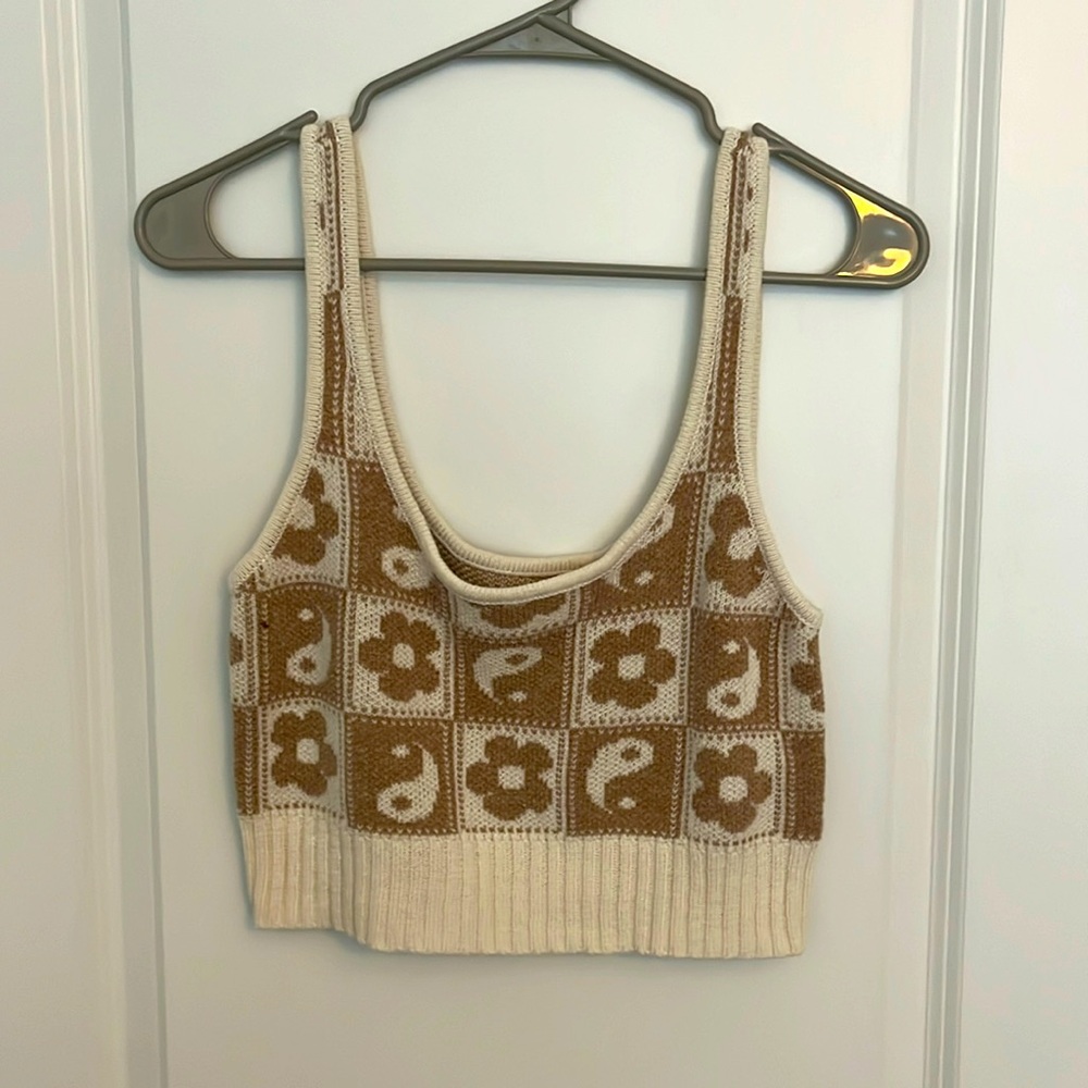American Eagle cropped sweater tank